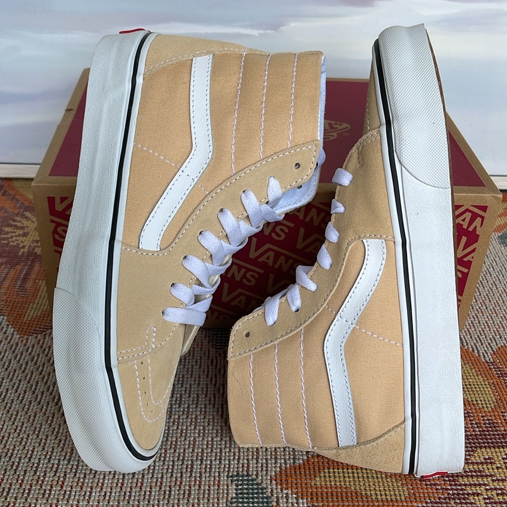 Vans Men’s Sk8-Hi Tapered
Color Theory Honey Peach
VN0A5KRUBLP
Sneakers - Picture 12 of 16